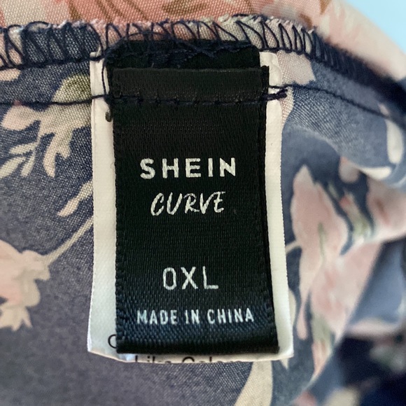 Floral Cold Shoulder Dress. Size XL - Picture 6 of 7